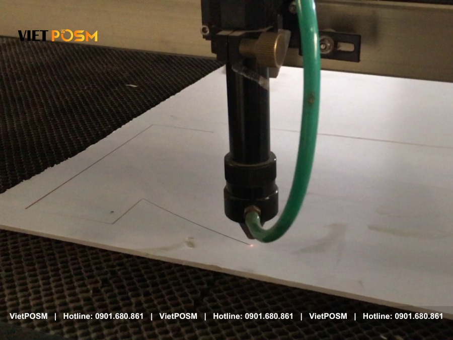 Phương pháp cắt chữ formex bằng máy cắt laser