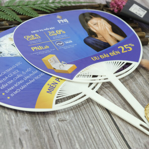 Quạt nhựa quảng cáo cầm tay, in quạt theo yêu cầu 1