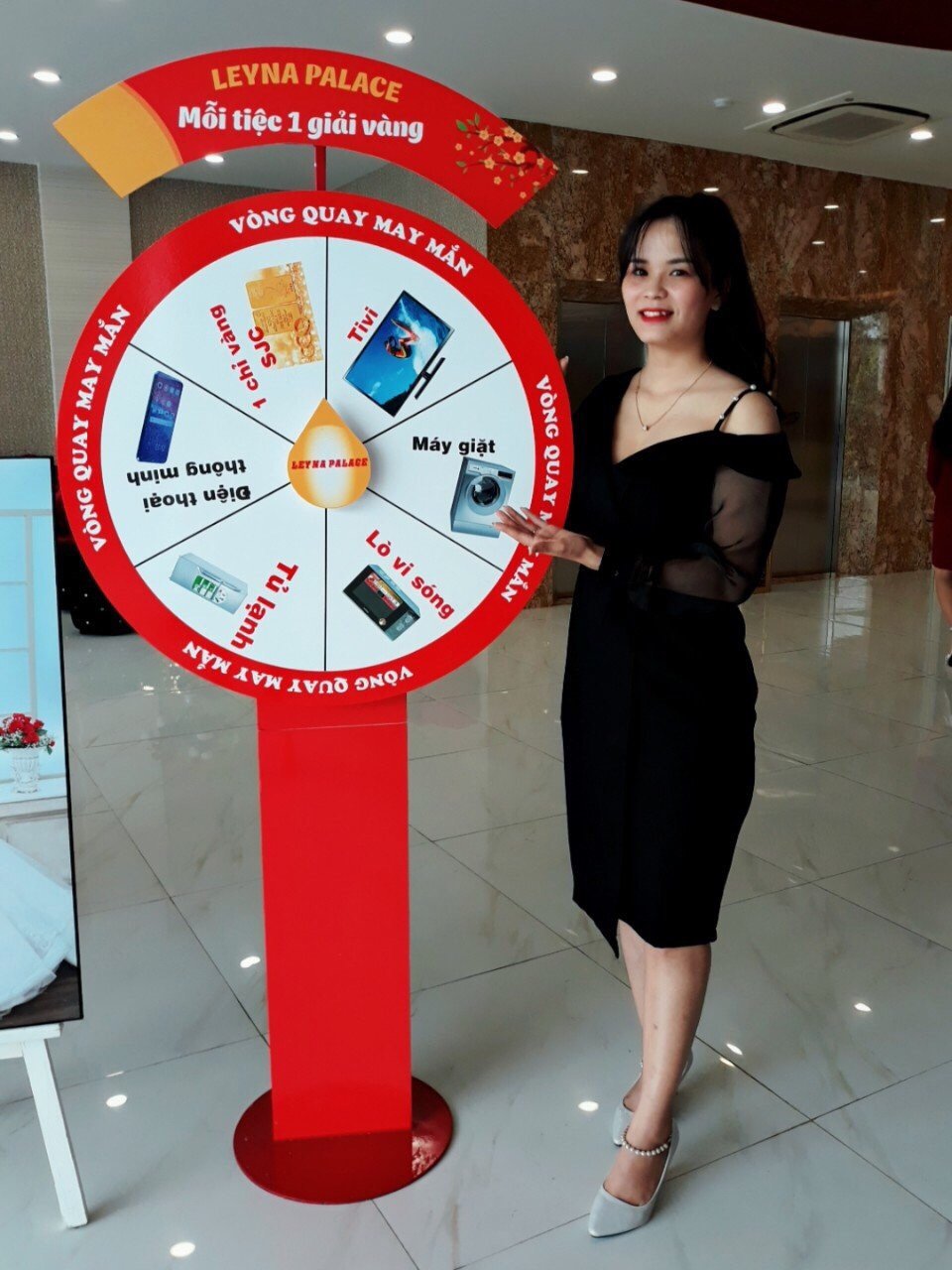Mẫu vòng xoay may mắn sản xuất bởi xưởng Việt POSM