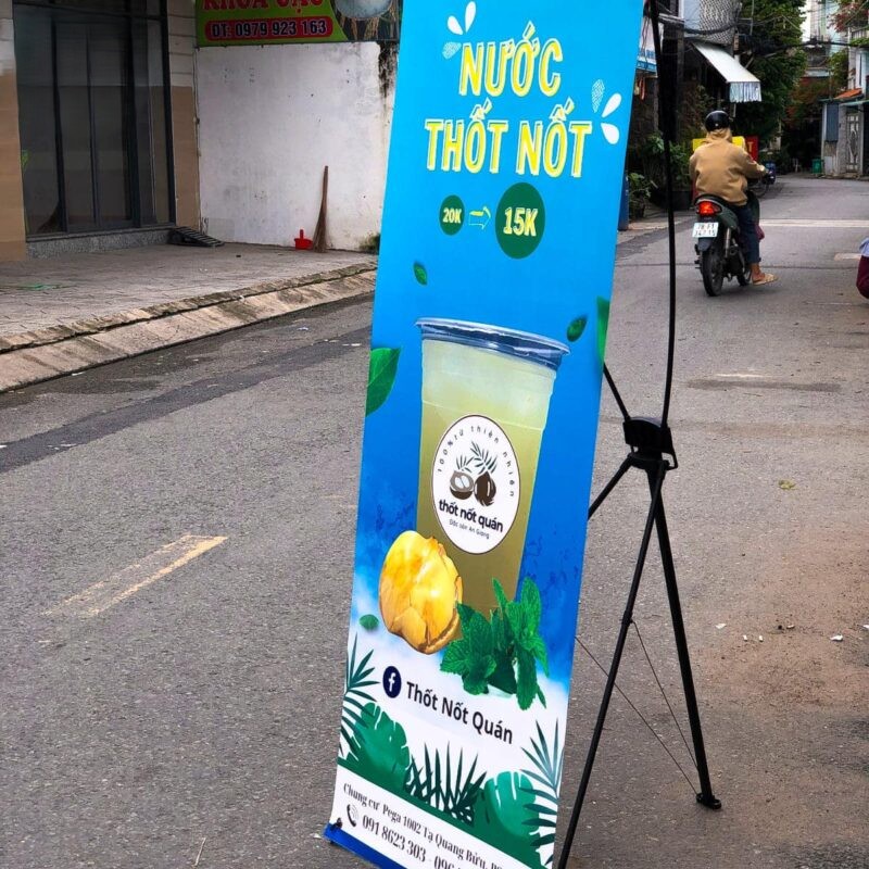 Standee chữ X loại thường