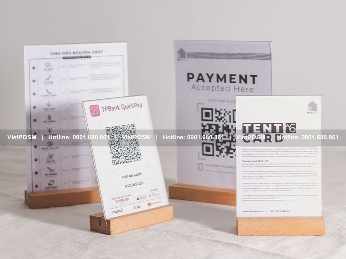 Mẫu tent card mica chân gỗ kích thước A5