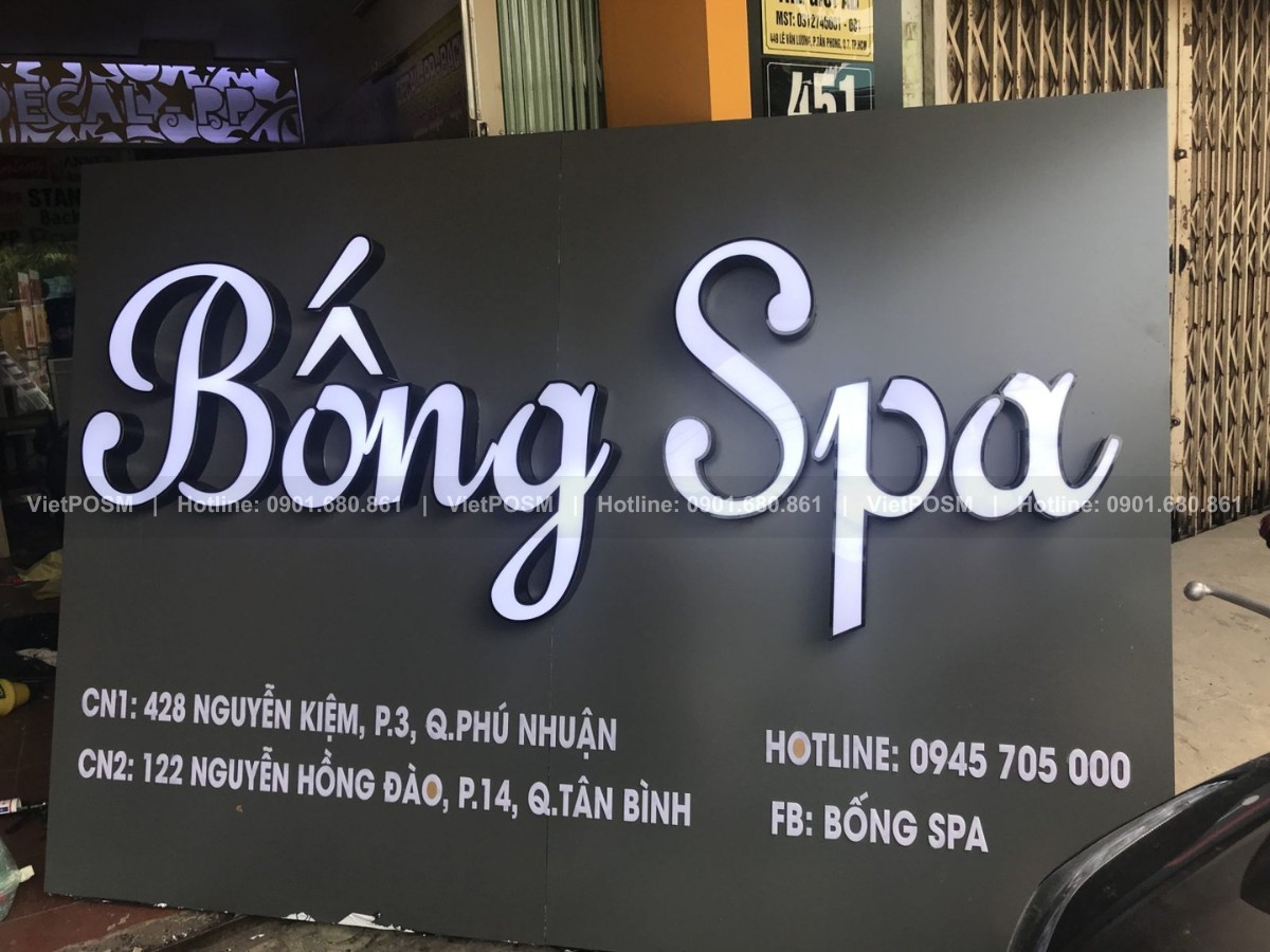 Bảng hiệu làm bằng nhôm chữ mica